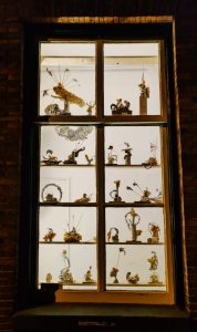 DINGETJES AT NIGHT – Portiersloge Groningen – Suzanne Bodde 2020